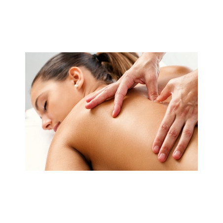 Massage ayurvédique, pour une détente profonde et un bien-être naturel, proposé dans notre espace bien-être du Nord