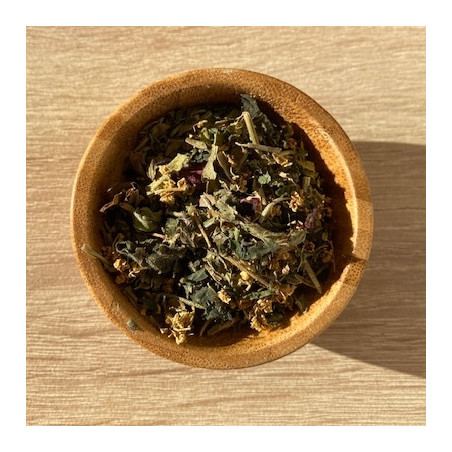 Tisane détox artisanale, cultivée à la main par un artisan local. Soin naturel pour votre bien-être, fabriqué dans le Nord