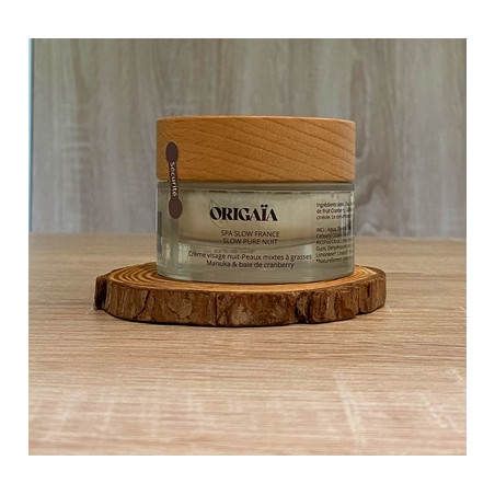 Crème de nuit naturelle pour peaux à imperfections, hydrate et régénère la peau. Fabriquée dans le Nord de la France.