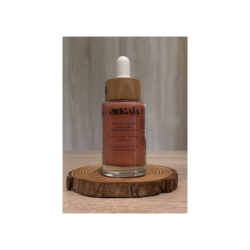 Sérum anti-âge à l'acide hyaluronique et à la rose, hydrate et repulpe la peau. Fabriqué dans le Nord de la France