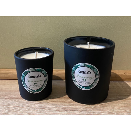 Bougie en cire de soja naturelle, parfumée. Crée une ambiance chaleureuse et apaisante. Fabriquée  dans le Nord de la France