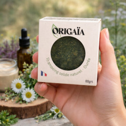 Shampoing solide spécialement conçu pour les cheveux gras. Purifie le cuir chevelu et régule l'excès de sébum. France