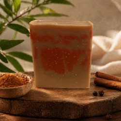Savon aux senteurs épicées, naturel et fabriqué en France. Une expérience sensorielle unique pour une peau douce et parfumée
