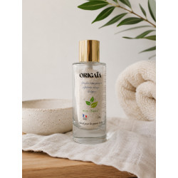 Poudre nettoyante et exfoliante, élimine les impuretés et cellules mortes pour une peau douce et éclatante. Fabriqué en France