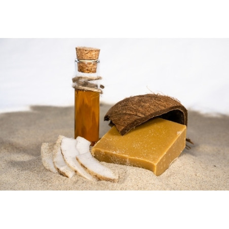 Savon à la coco et au monoï, naturel et fabriqué en France. Parfum exotique et douceur pour une peau nourrie et hydratée